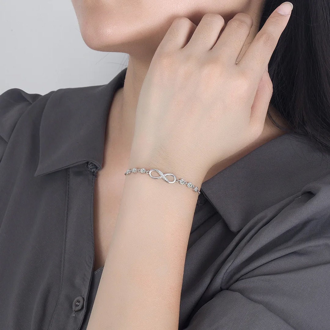 Infinity Crystal 925 Silver Bracelet, Symbol of Forever Love and Friendship, Dainty Crystal Bracelet, Silver Bracelet